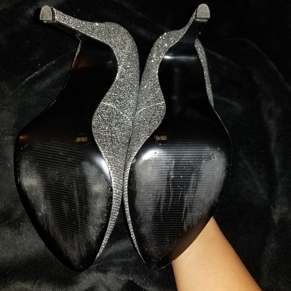 BCBG heels - Picture 4 of 5